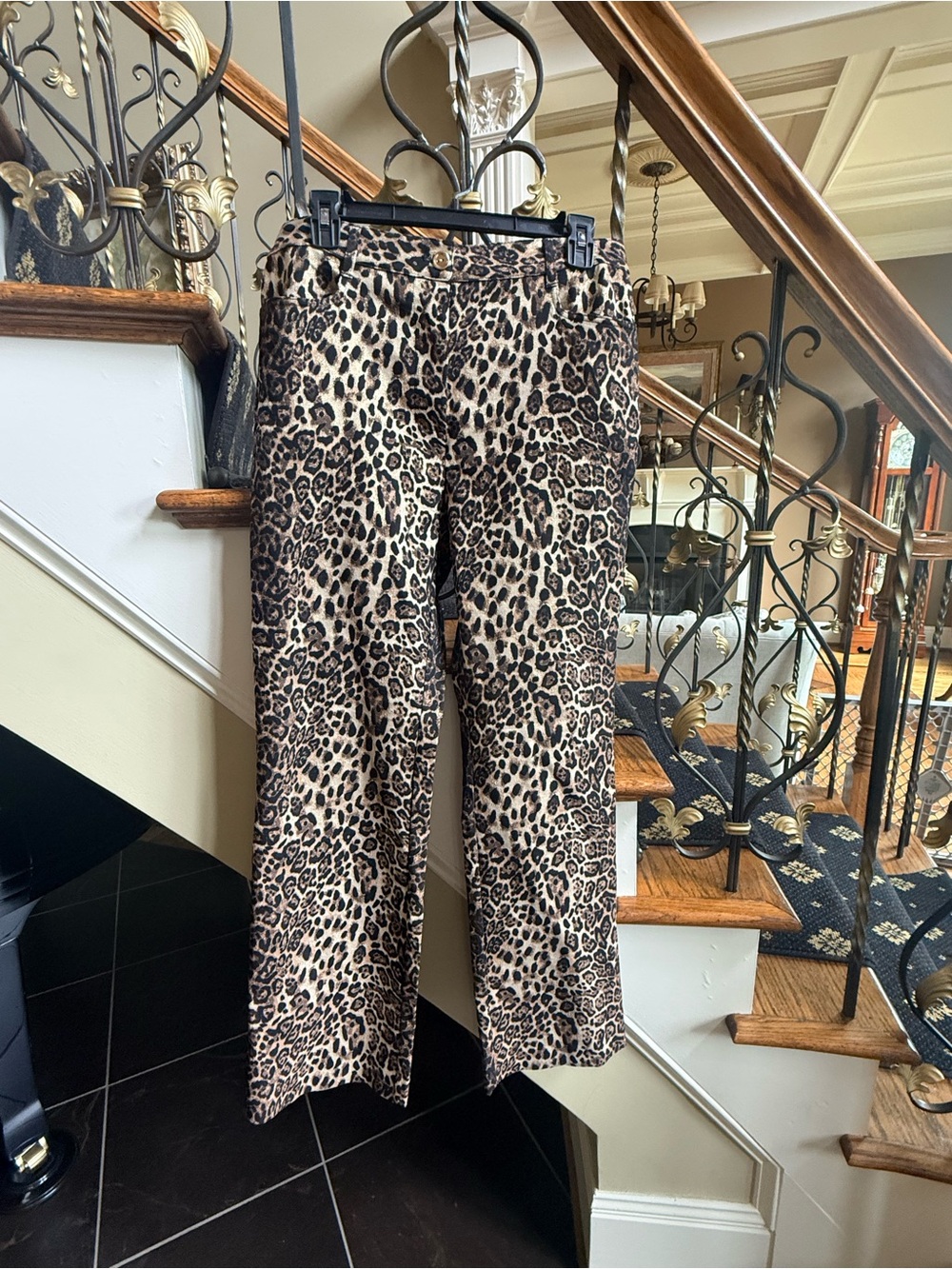 J.McLaughlin Leopard Gold /Black/Brown Pant. NWOT. Size 6. Pockets. Flare leg